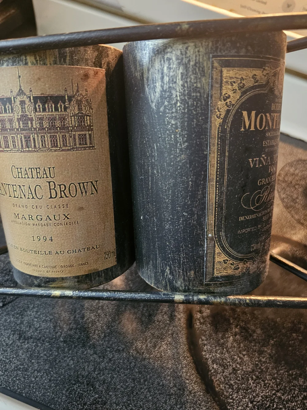 Vintage Metal wine holder
